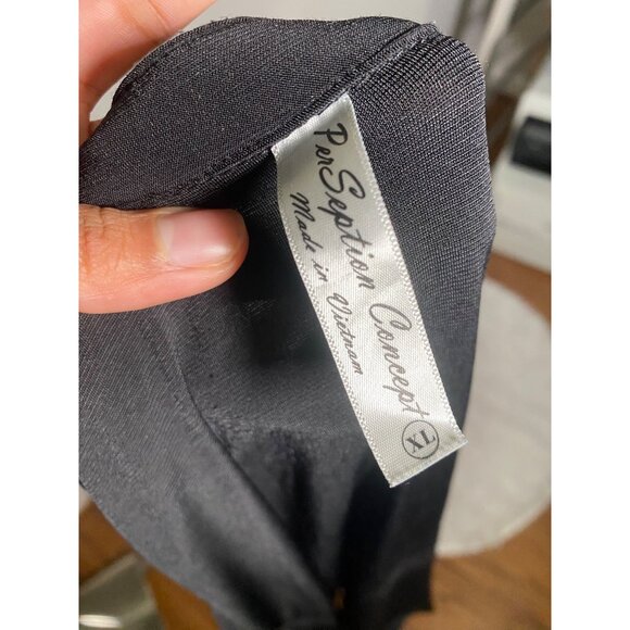 PerSeption Concept Sleeveless Black Top With Button Detail Size XL - Picture 6 of 7